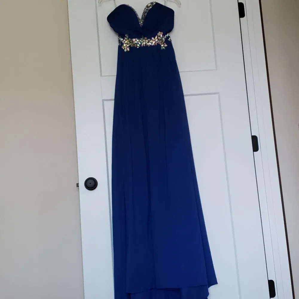 Prom 👗 - Picture 2 of 5